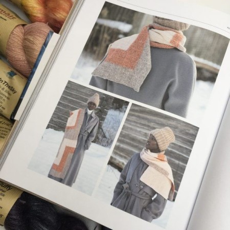 52 Weeks of Shawls - Un livre de patrons tricot pour les fans de châles