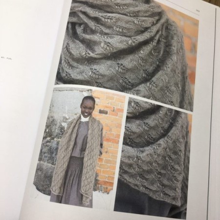 52 Weeks of Shawls - Un livre de patrons tricot pour les fans de châles