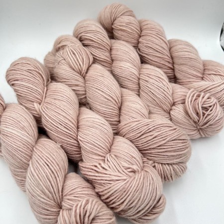 Laines DK Teinture végétale - Quechua Alpaga | Une Maille à la Fois