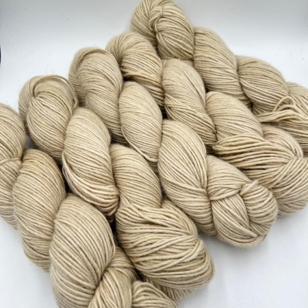 Laines DK Teinture végétale - Quechua Alpaga | Une Maille à la Fois