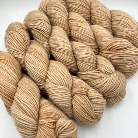 Laines DK Teinture végétale - Quechua Alpaga | Une Maille à la Fois