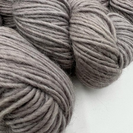 Laines DK Teinture végétale - Quechua Alpaga | Une Maille à la Fois