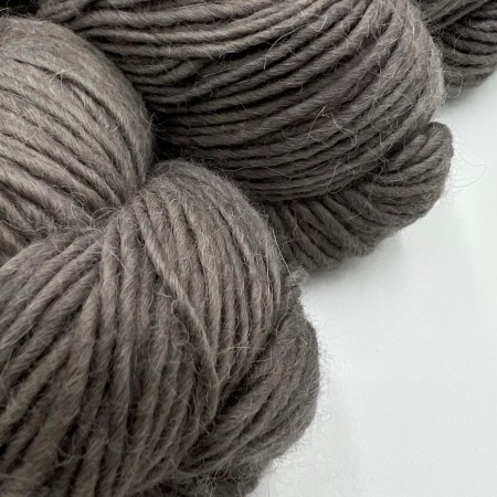 Laines DK Teinture végétale - Quechua Alpaga | Une Maille à la Fois