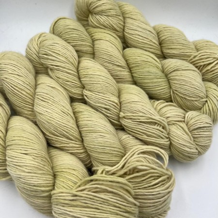 Laines DK Teinture végétale - Quechua Alpaga | Une Maille à la Fois