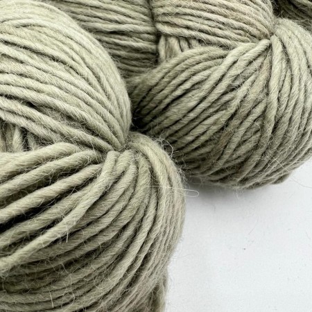 Laines DK Teinture végétale - Quechua Alpaga | Une Maille à la Fois