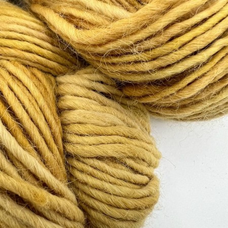 Laines DK Teinture végétale - Quechua Alpaga | Une Maille à la Fois