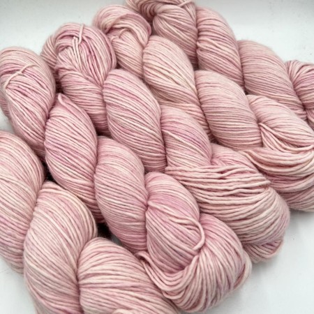 Laines DK Teinture végétale - Quechua Alpaga | Une Maille à la Fois