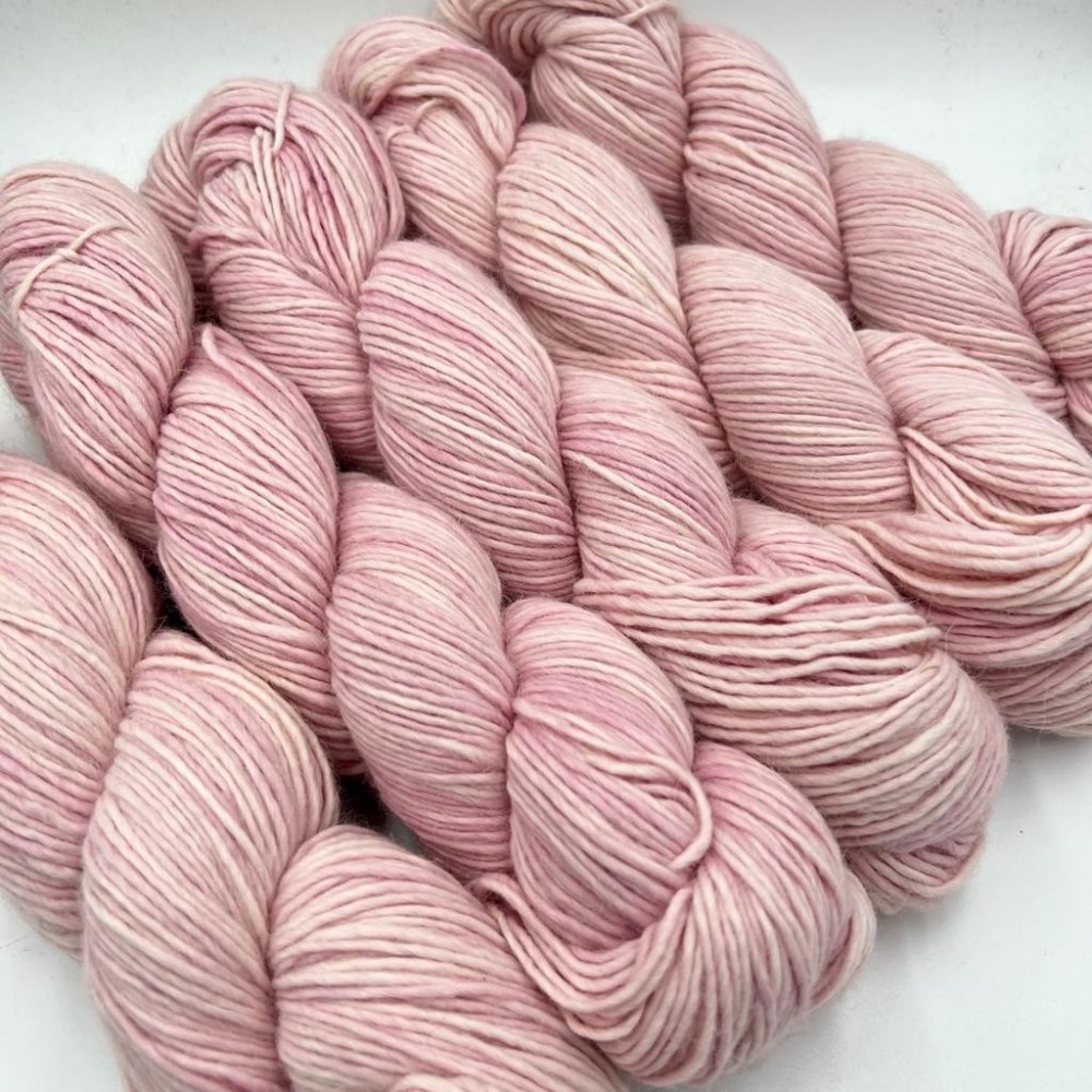 Laines DK Teinture végétale - Quechua Alpaga | Une Maille à la Fois