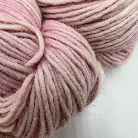 Laines DK Teinture végétale - Quechua Alpaga | Une Maille à la Fois