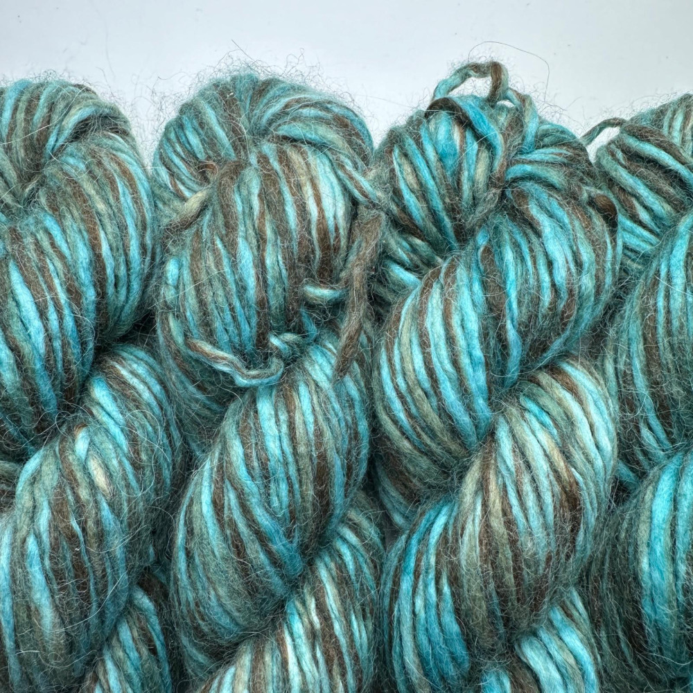 Hand spinned Baby Alpaca Chunky wool - Quechua Alpaga | umàlf