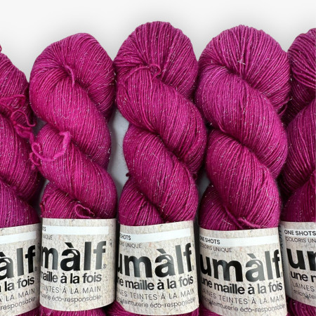 Lucy Shinny – Laine douce fingering avec brillance 100g | Umàlf