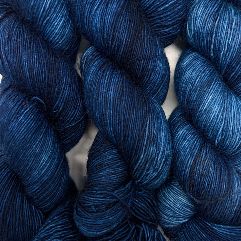 Lucy Loop, fingering wool single ply - Une Maille à la Fois