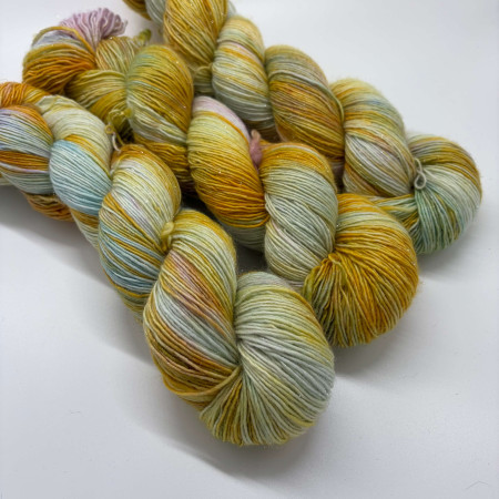 Lucy Loop, fingering wool single ply - Une Maille à la Fois