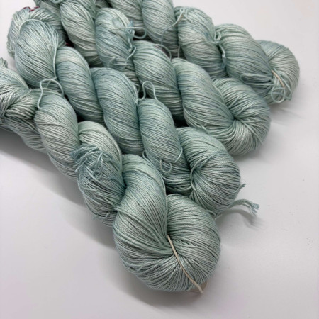Laine fingering Pure Soie - Une Maille à la Fois