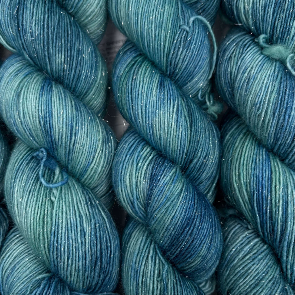 Lucy Loop, fingering wool single ply - Une Maille à la Fois