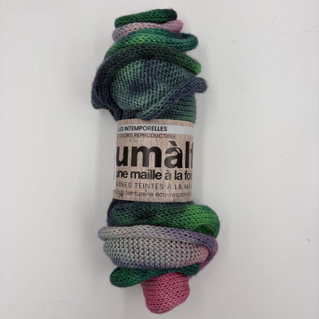 Watercolor Hand Dyed Sock Yarn in Gradient Une maille à la Fois