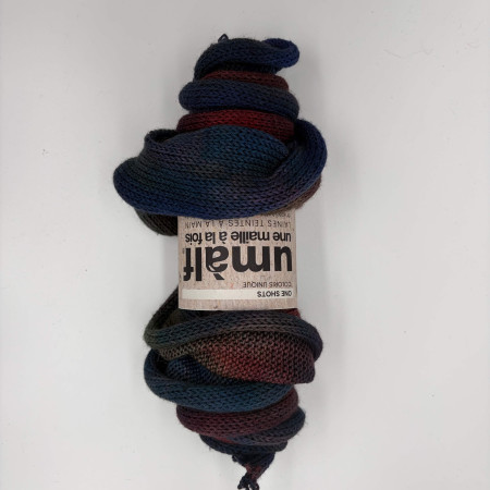 Watercolor Hand Dyed Sock Yarn in Gradient Une maille à la Fois