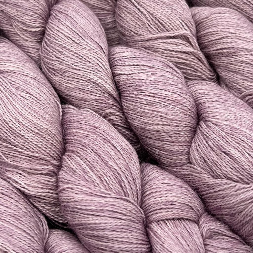 Lace, fil dentelle par excellence, 100% pur baby alpaga bio et équitable