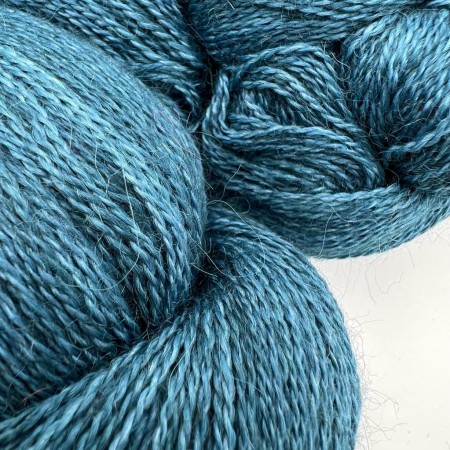 Lace, the lace thread par excellence, 100% pure organic and fair-trade baby alpaca