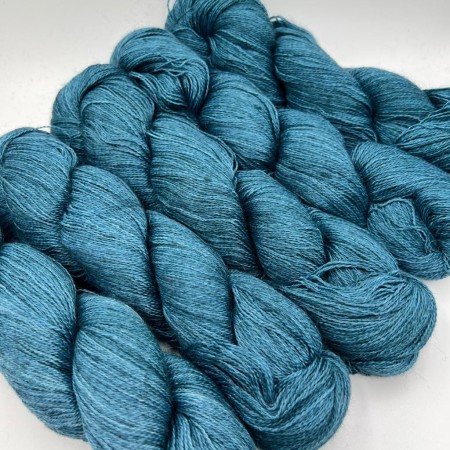 Lace, the lace thread par excellence, 100% pure organic and fair-trade baby alpaca