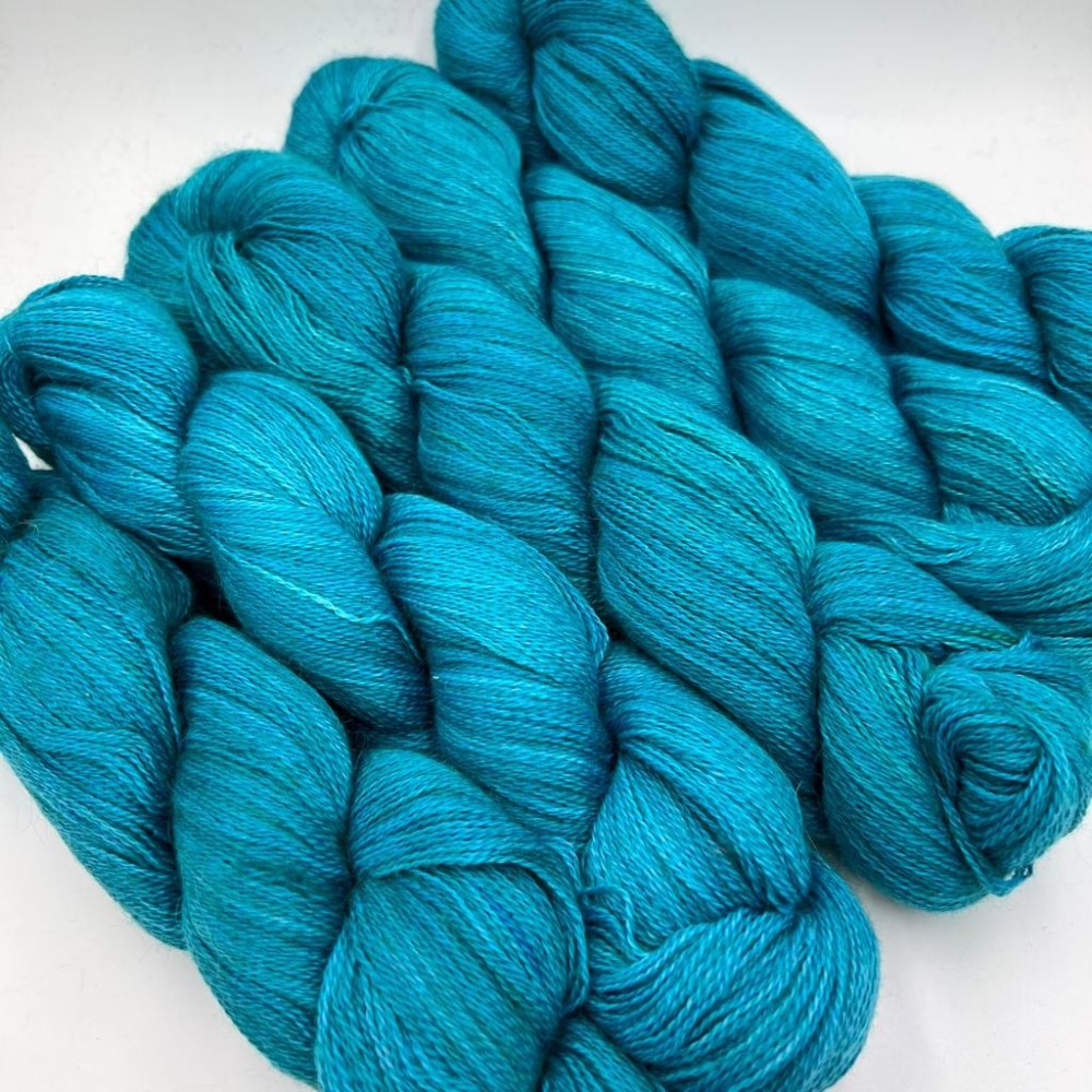 Lace, fil dentelle par excellence, 100% pur baby alpaga bio et équitable