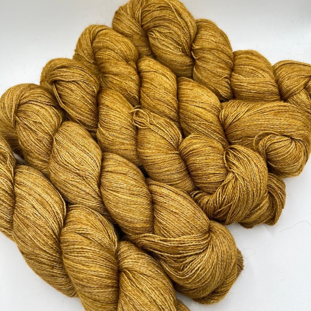 Lace, fil dentelle par excellence, 100% pur baby alpaga bio et équitable