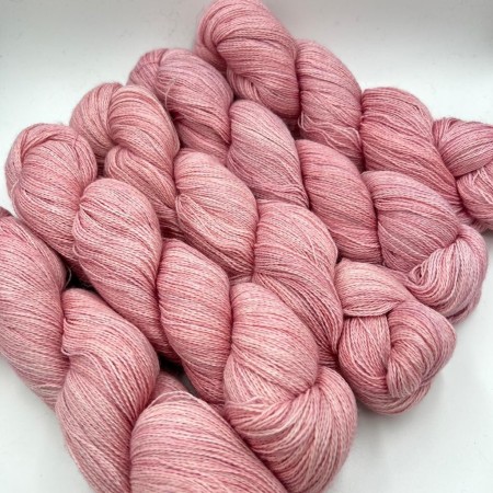 Lace, fil dentelle par excellence, 100% pur baby alpaga bio et équitable