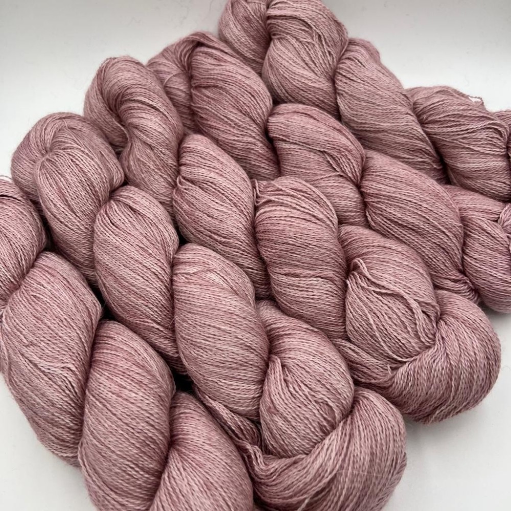 Lace, fil dentelle par excellence, 100% pur baby alpaga bio et équitable